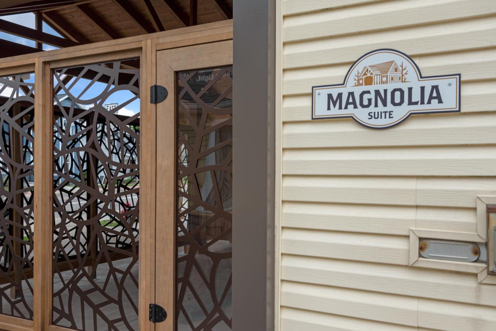 Magnolia Suite - Main Street Lodge In Berlin Exterior photo